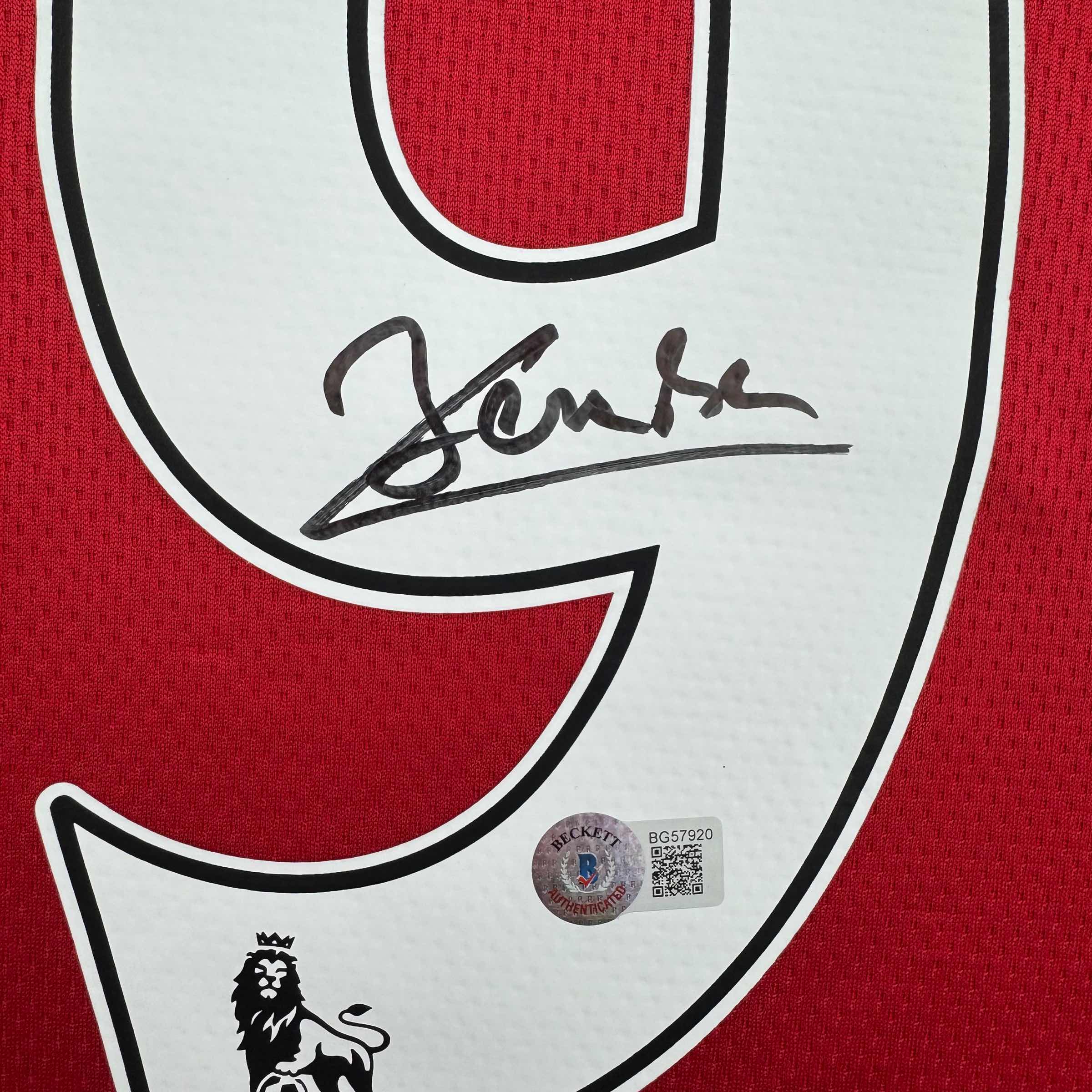 autographed-signed-dimitar-berbatov-manchester-united-red-soccer-jersey-beckett-bas-coa-1