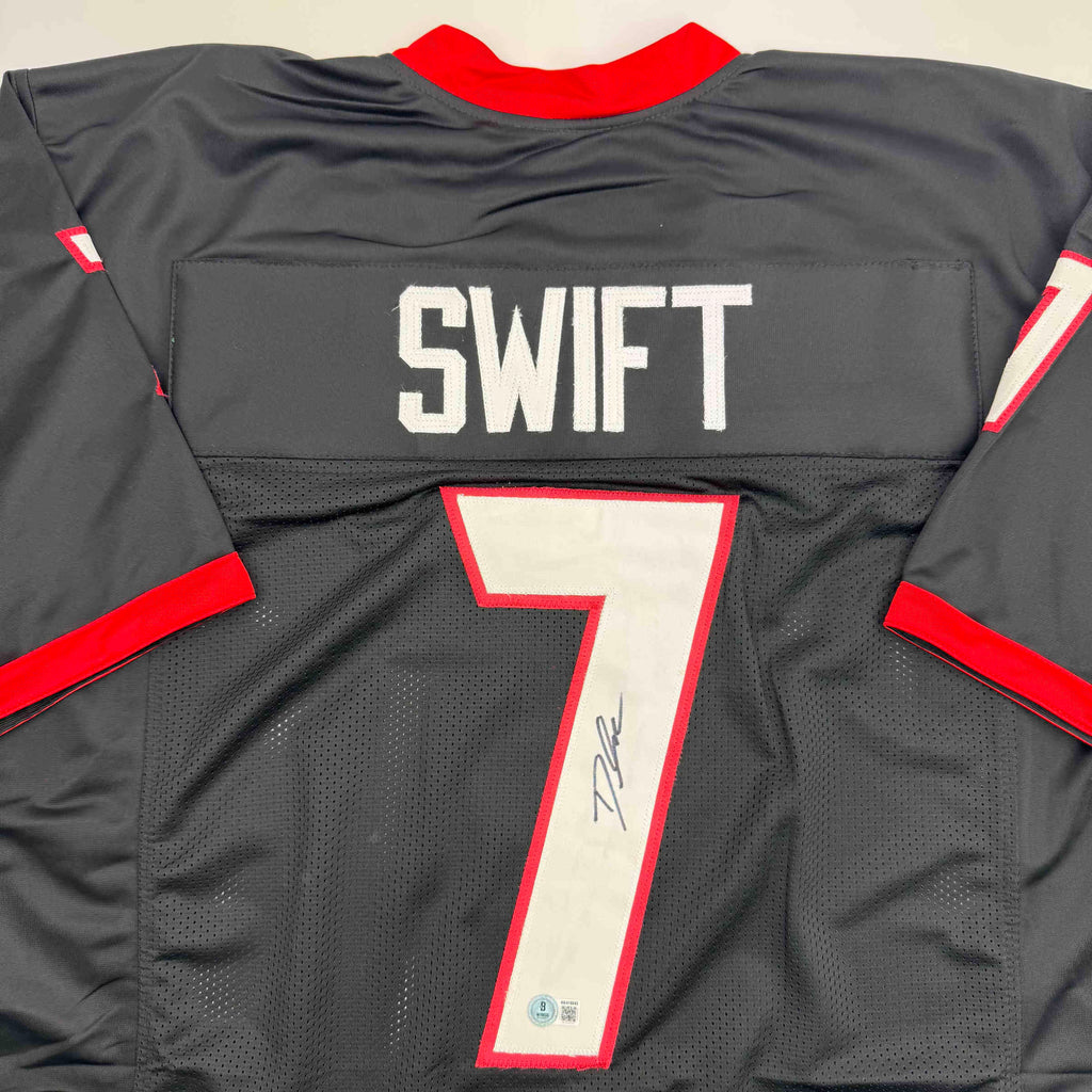 autographed-signed-dandre-swift-georgia-black-college-football-jersey-beckett-bas-coa