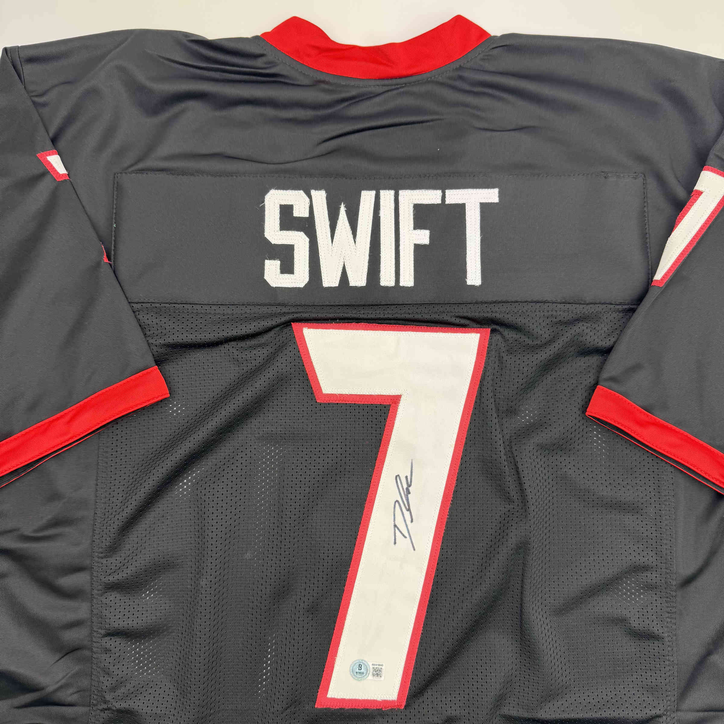 autographed-signed-dandre-swift-georgia-black-college-football-jersey-beckett-bas-coa