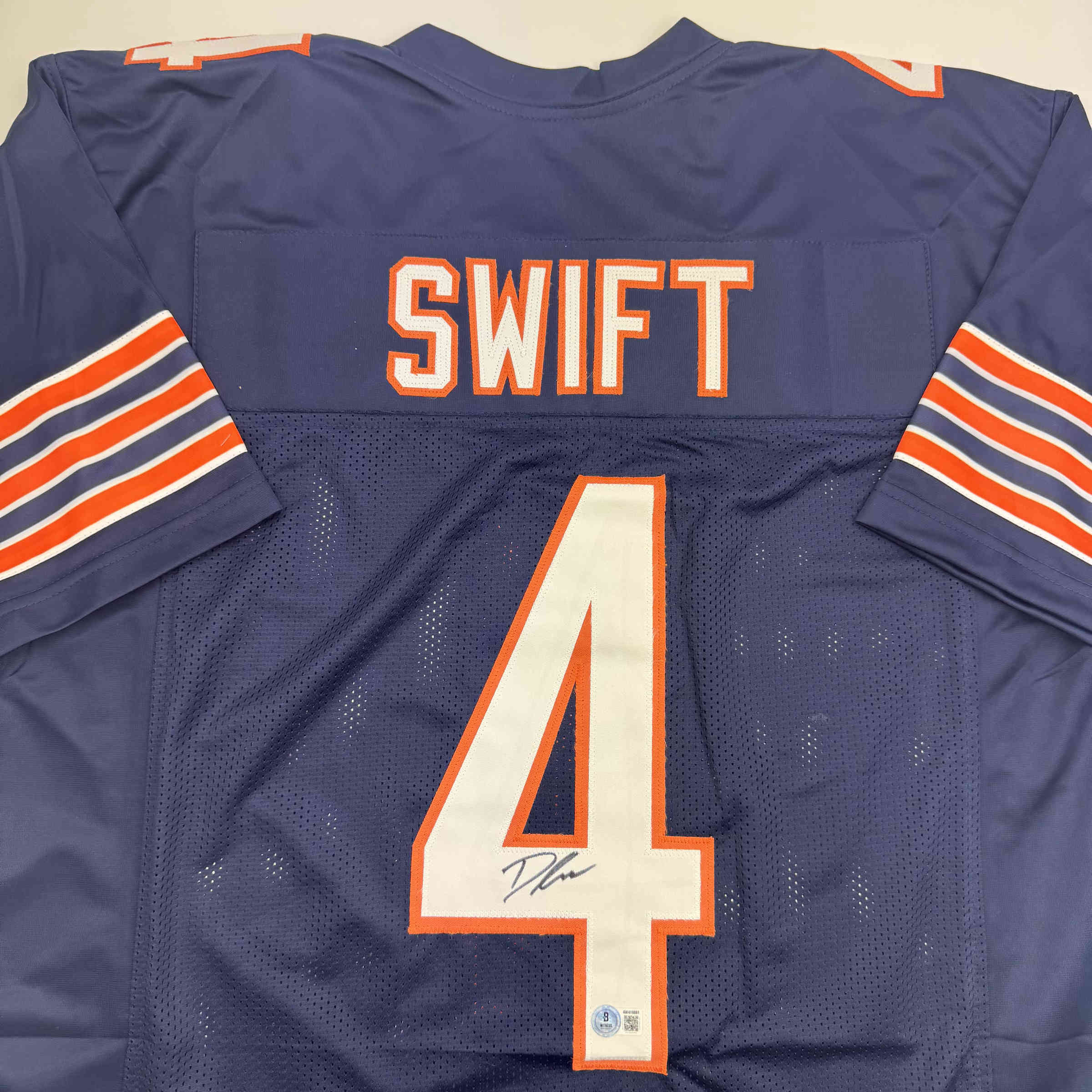 autographed-signed-dandre-swift-chicago-blue-football-jersey-beckett-bas-coa