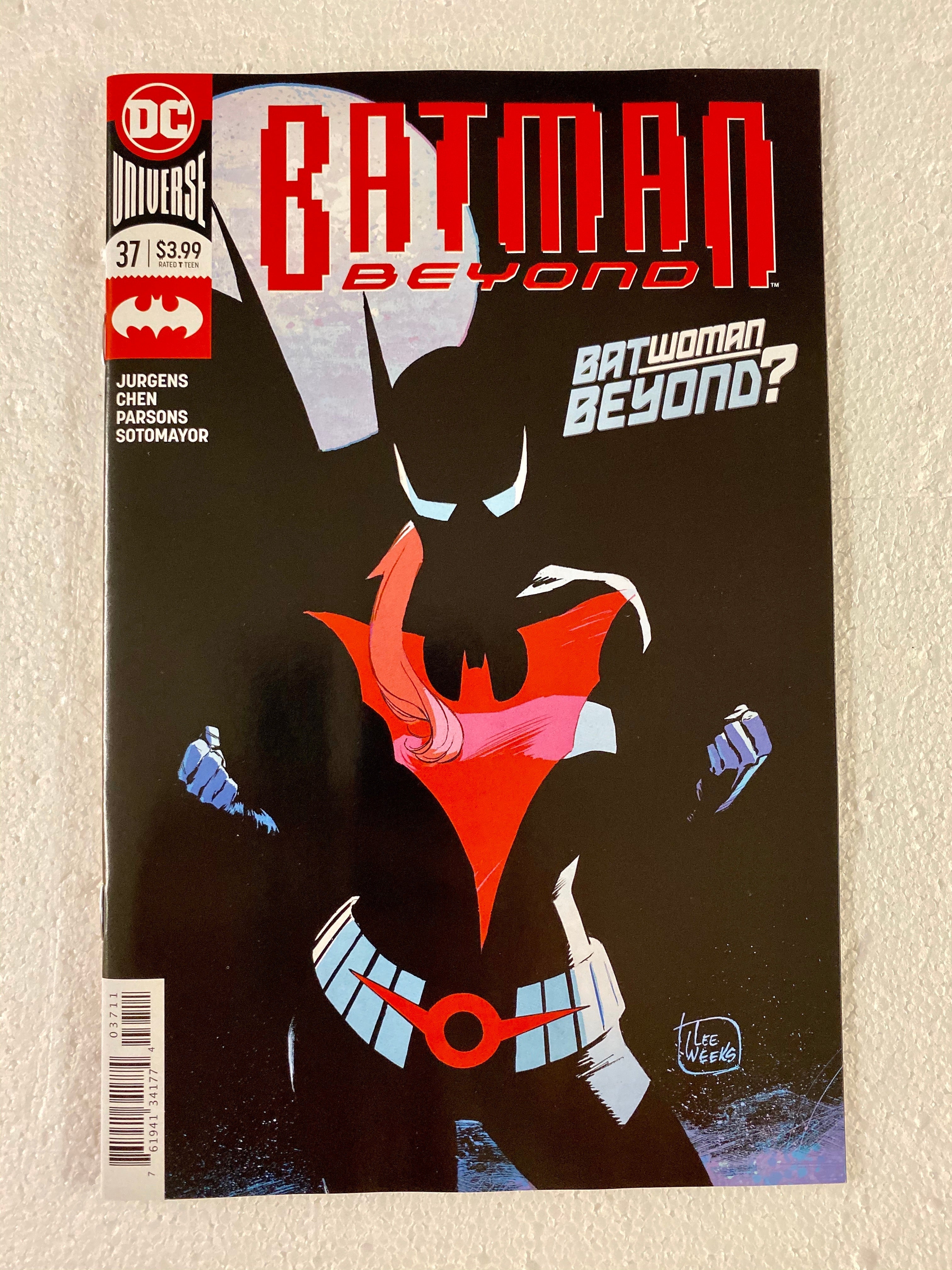 batman-beyond-37-cover-a-lee-weeks-first-appearance-of-batwoman-beyond