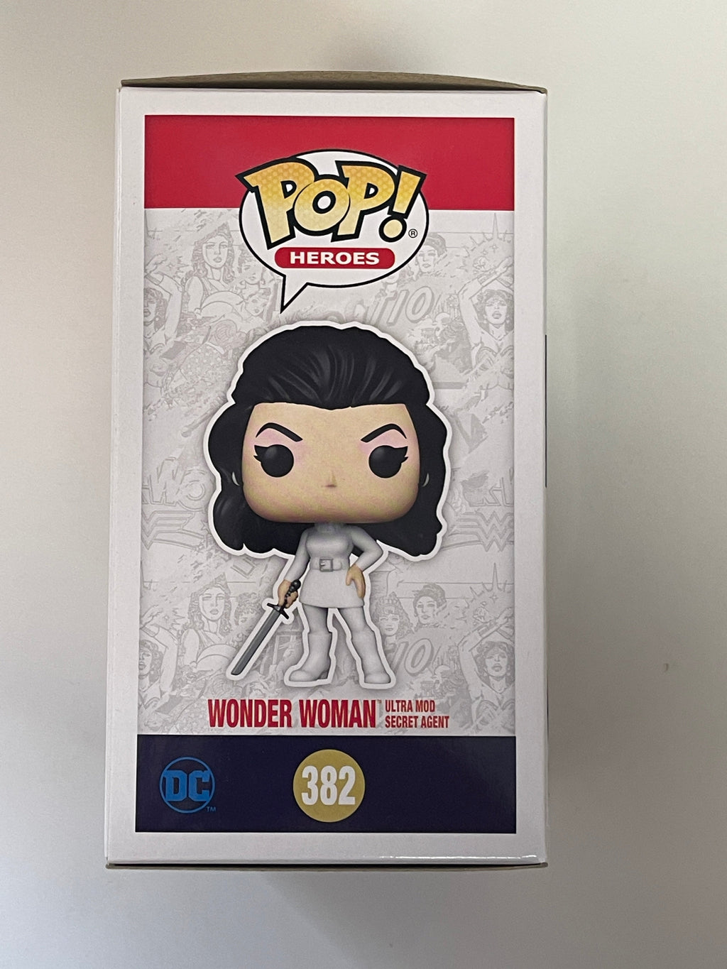 Funko Pop! DC Heroes Wonder Woman (Ultra Mod Super Agent) #382 WW 80th Anniversary