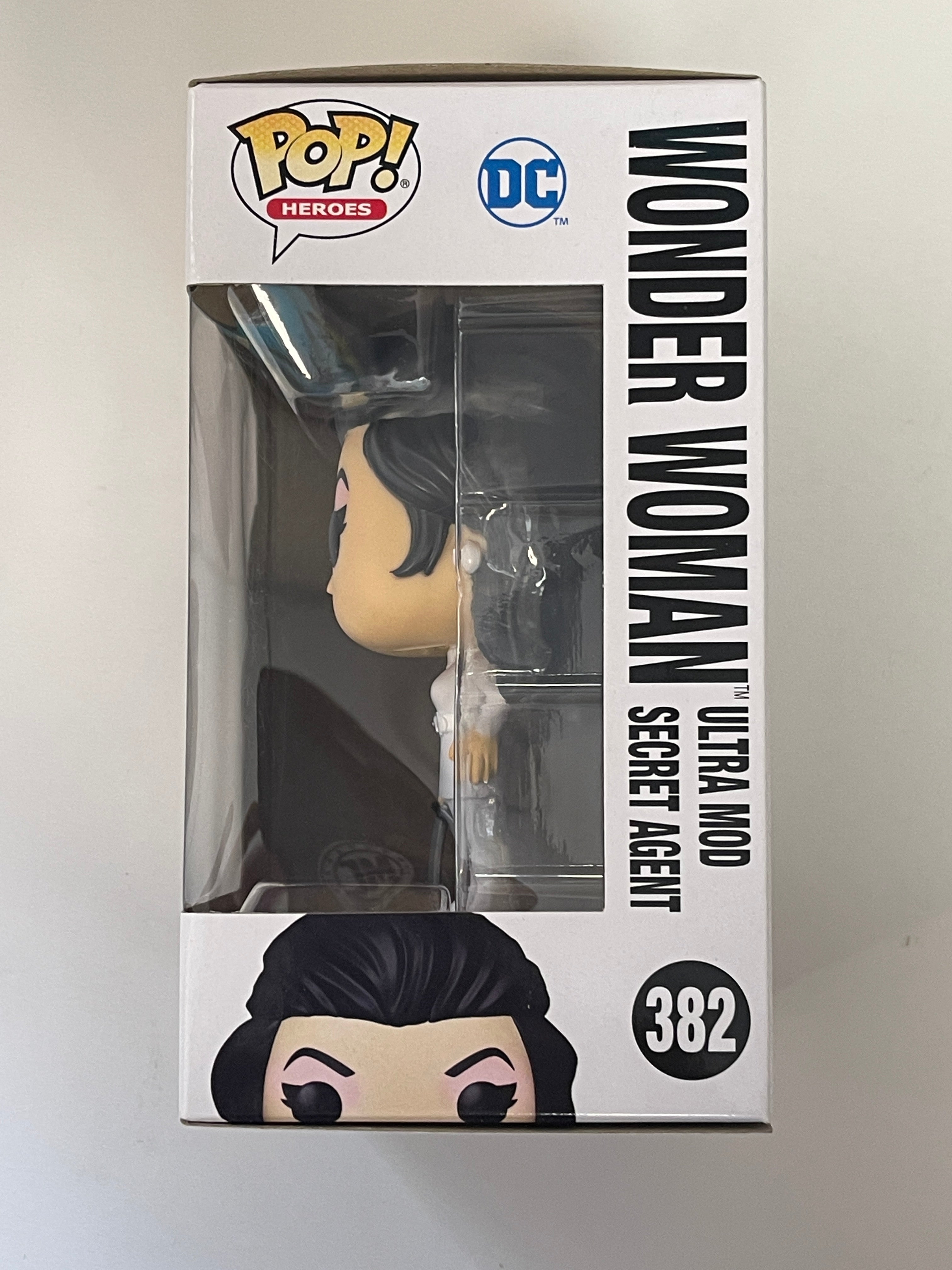 Funko Pop! DC Heroes Wonder Woman (Ultra Mod Super Agent) #382 WW 80th Anniversary
