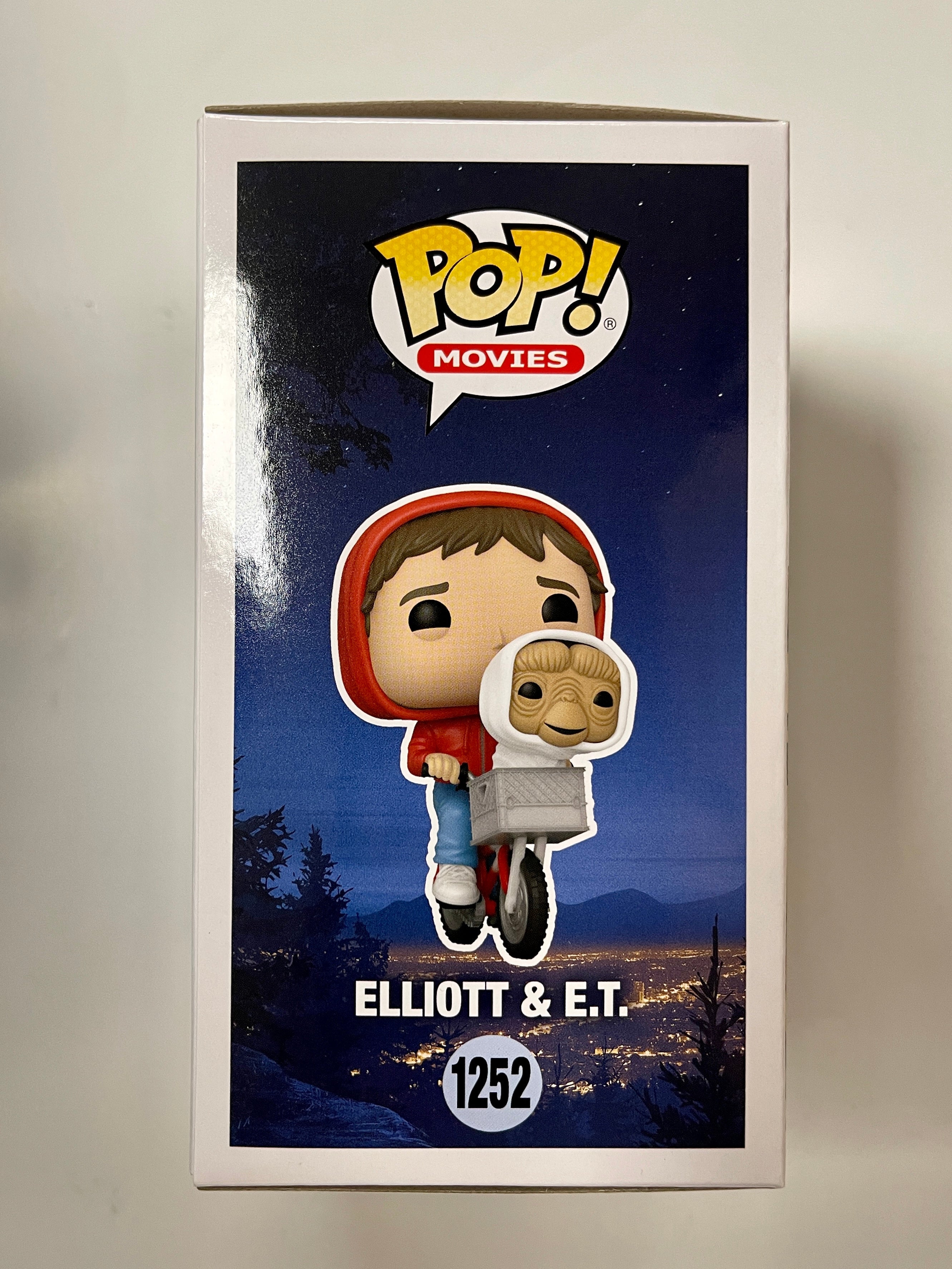 Funko Pop! Movies Elliott And E.T On Bike #1252 E.T. The Extra Terrestrial 2022