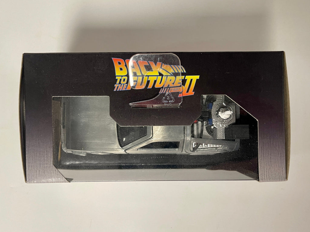 Jada Toys Back To The Future Part II Time Machine 1:32 Scale Die-Cast Deloreon
