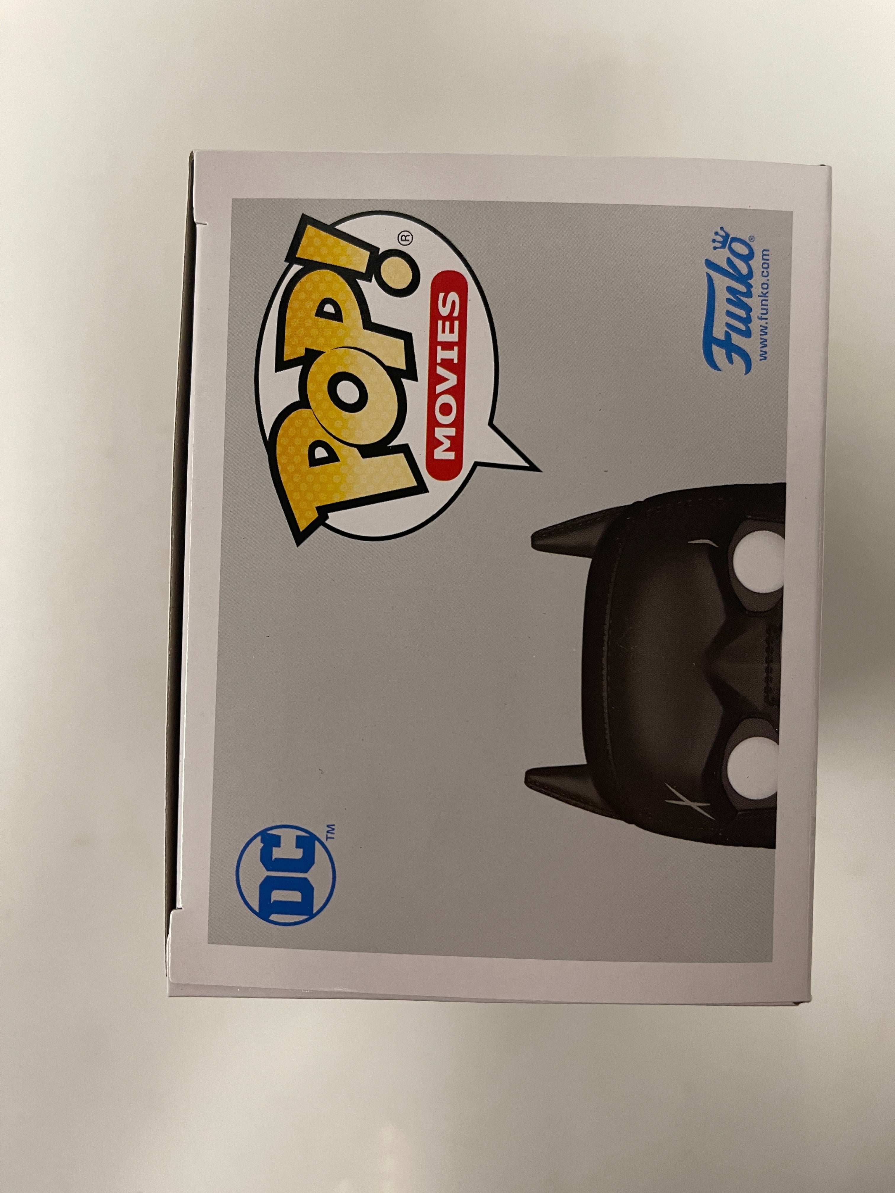 Funko Pop! DC Heroes Batman (Battle Damage) #1195 Hot Topic 2022 Exclusive