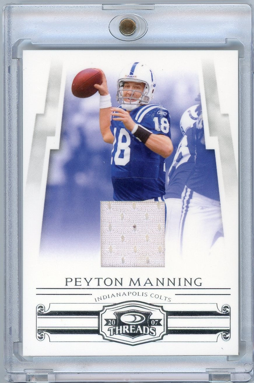 2007-donruss-threads-peyton-manning-18-100-player-worn-relic-football-card
