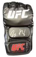 autographed-signed-max-holloway-ufc-mma-black-fighting-glove-beckett-bas-coa-auto